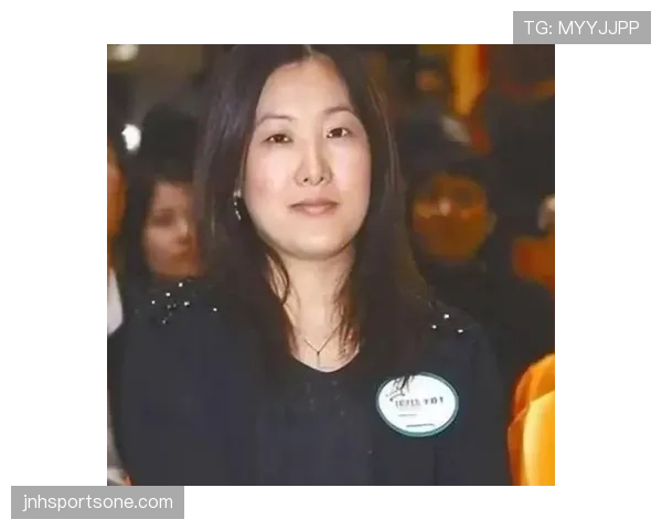 如果伏明霞今天走进潮牌店，柜姐会不会先崩溃再求合影